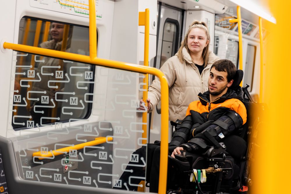 A Metro customer in a wheelchair